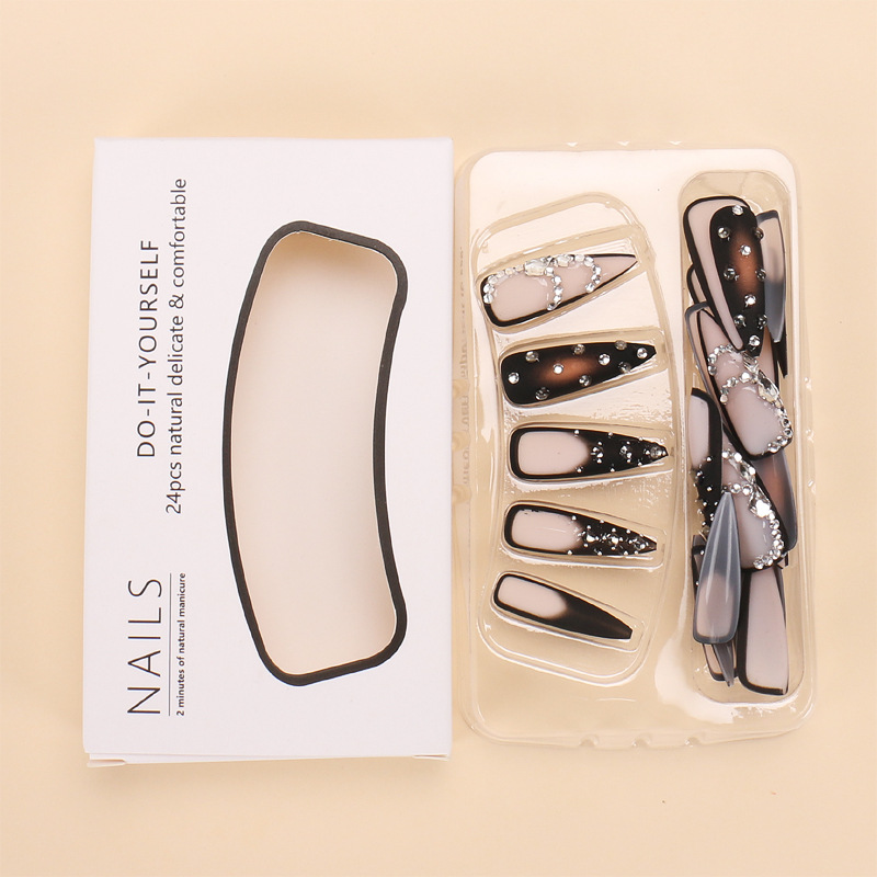 Faux ongles longs et pointus à - Nail Art Design avis et prix